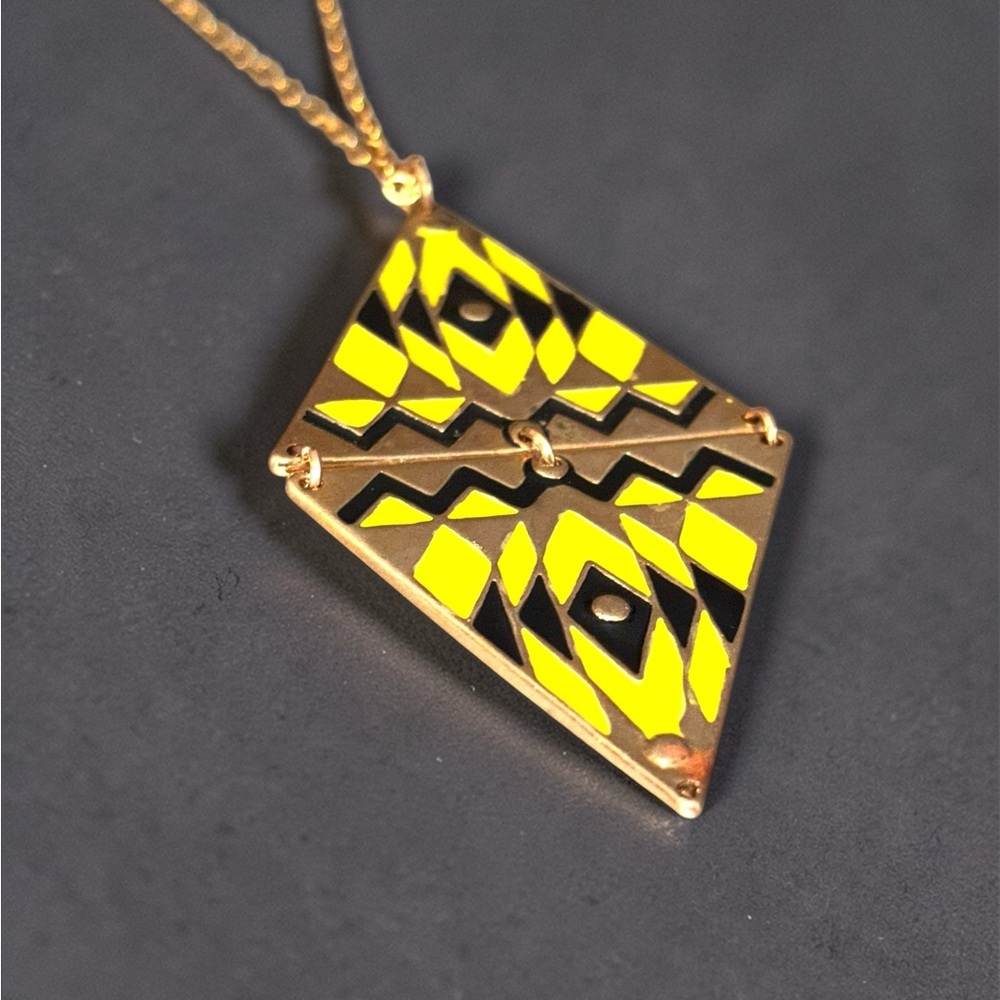 Vintage Geometric Yellow & Black Pendant Necklace - Picture 5 of 9